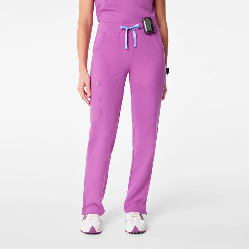 Figs Kade cargo scrub pant NEW WITH TAGS